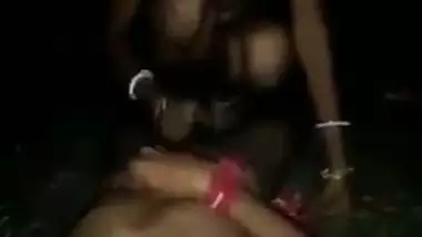 Village XXX whore has pussy fucked by Desi neighbour in the fresh air