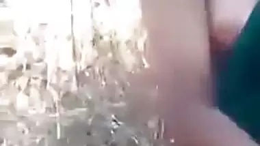 Dehati desi slut outdoor nude show