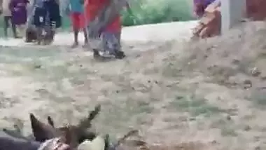 UP Village Woman Showing Pussy