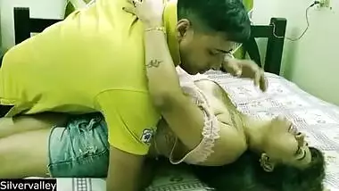 Halloween special:: Indian hot bhabhi make happy her boss!! She is his secretary