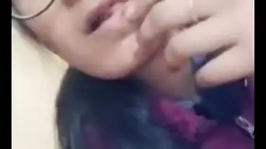 Today Exclusive- Cute Look Desi Girl Record Her Nude Selfie For Lover