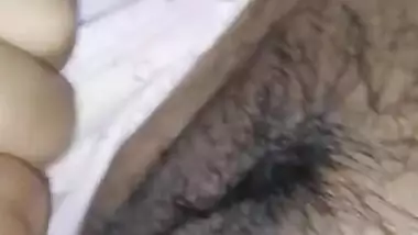 Badi Behan Ki Sote Hue Panty Neche Kar Ke Balo Wali Chut Dekhi. Risky Capture For U All