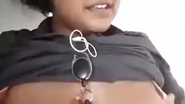 Huge Indian boob show MMS selfie video
