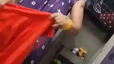 Desi mom dress change boobs show to horny son