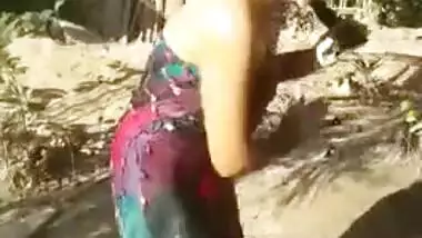 Friend hopes that the Desi will find the courage to act in XXX video