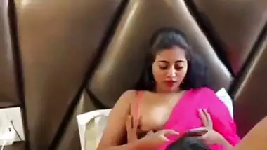 Gigolo licks slut Siya’s pussy in desi sex video