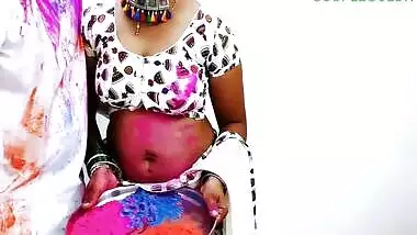 Happy Holi Ghar Par Koi Nahi Hai Jab Tak Hamari Chudai Ho Jaye