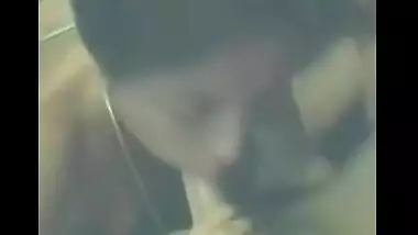 Muslim house wife giving a nice blowjob