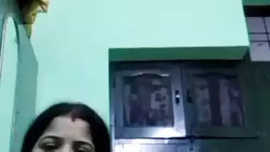 Milky boobs unsatisfied bhabhi viral nude show