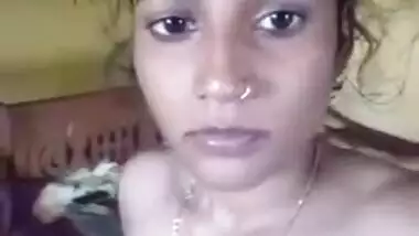 Desi love with pierced nostril is always glad to pose with no bra