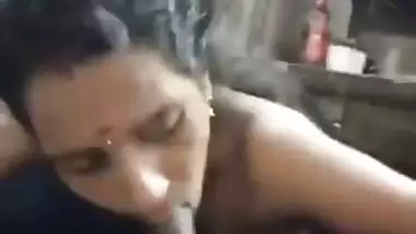 Srilankan girl outdoor sex with boyfriend after boob feed