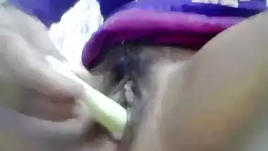 Indian girl makes her XXX pussy public and masturbates it with sex veggie