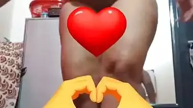 Hottie Ankita Shows Boobs And Fingering On Tango Show