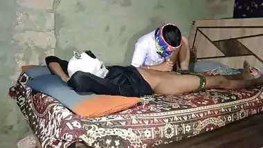 Bhabhi ko raat me jor se choda in house Hindi audio. step sister ki chudai.