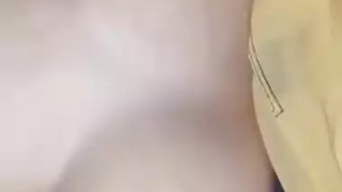 Today Exclusive- Desi Wife Boob Pressing By Hubby And Rub Her Dick In Boobs