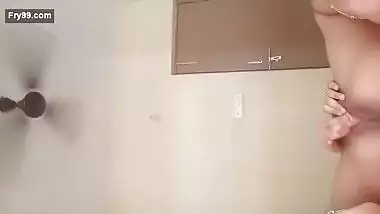 Cute Desi Girl Showing her Boobs and Pussy