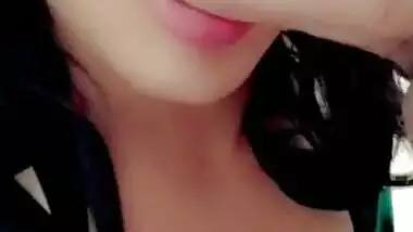 Desi girl giving blowjob to her lover
