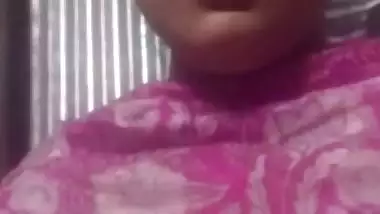 Pink lips bhabhi showing beautiful untouched boobs