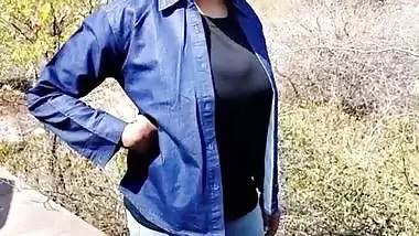 Jungle Me Pee kar rhi ladki Ko OYO Room Par Ghodi Banaya Desi Hindi Voice