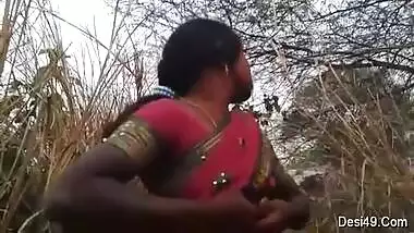 Exclusive- Desi Randi Bhabhi Outdoor Blowjob And Ridding Customer Dick Part 2