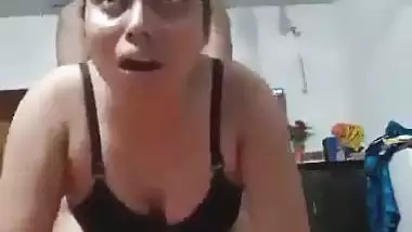 Wild man’s hard sex makes his wife moan in Bangla sex video