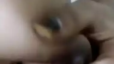 Amateur Indian acts like a XXX slut on camera revealing everything