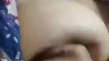 Sexy Desi love displays XXX sized melons in close-up porn shooting