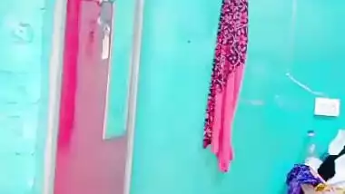 Thread Modes Very Beautiful Girl Showing Boobs and Pussy Fingering in Selfie Part 2