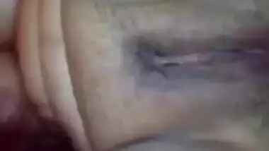 Chubby bhabi Girl Showing her sexy pussy