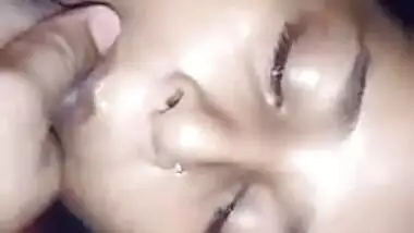 Bihari Desi XXX babe gives a nice blowjob to her father’s friend MMS