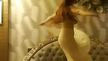 Rabi Pirzada Pakistani Singer Nude