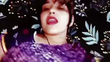 Indian neighbor bhabhi fucked by daver when husband was in duty,Hot sexy Indian bhabhi romance and hardcore sex with daver with clear Hindi audio