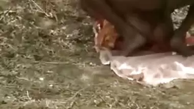 Randi Desi XXX chick have a hardcore outdoors sex MMS video