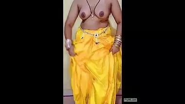 Sexy girl taking pleasure by herself by doing orgams and pussy fucking
