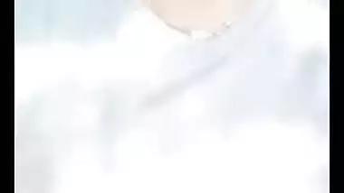 Girlfriend in glasses stands nude in bathroom viral xxx