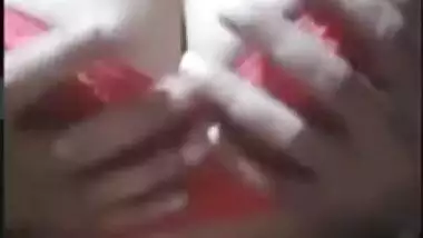 Hot sexy desi XXX girl sucks her friend’s cock in live cam MMS