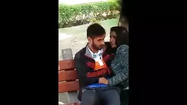 Bengaluru couple outdoor blowjob mms scandal