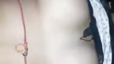 Dude sticks thick XXX cock into Desi wife's hungry twat in MMS video