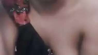 Adorable Indian girl sings XXX song making viewers in mood for sex