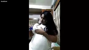 Super Hot Look Desi Girl Showing Her Nude Body 2 New Leak Video