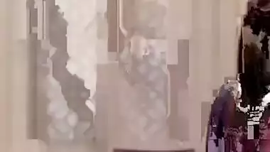 Sexy Nokrani And Ko Kapde Chang Karte Dekha Or Room Me Choda