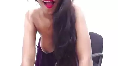 Indian minx begins sex show on webcam by performing XXX striptease