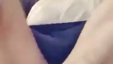 Kochi mallu aunty lifting saree pussy showing